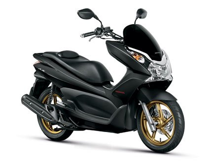 31-out-14---Honda-PCX-DLX-2