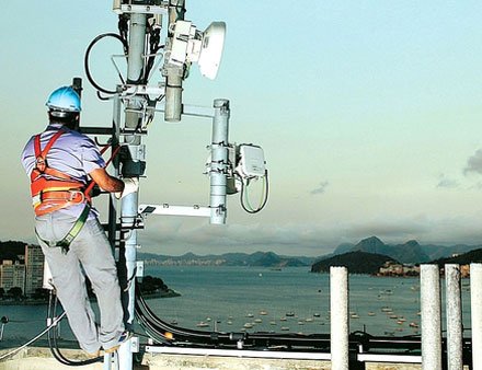 funcionario-antena-oi-size-