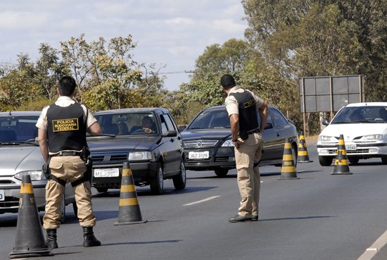policia_rodoviaria_federal_-_wikimedia_commons