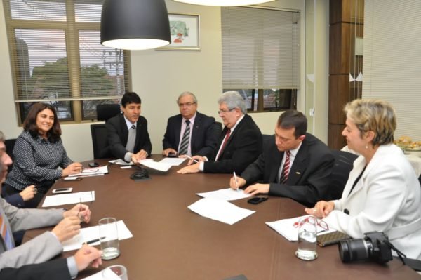 foto 2 - coluna - 12 de maio
