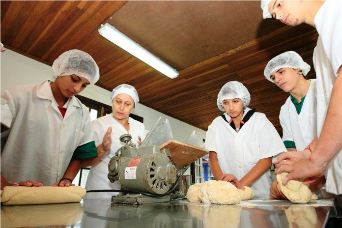 AgroIndustria05-696x464