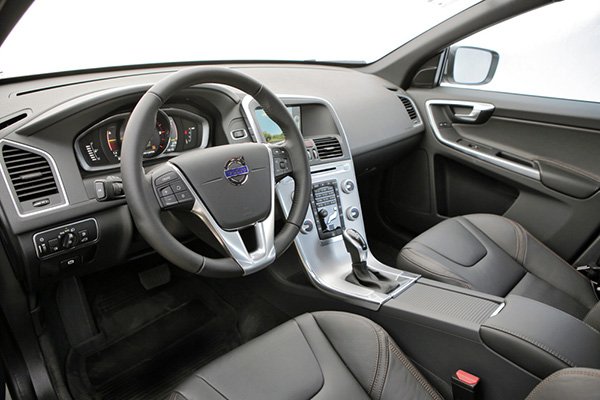 15 abr 17 - Volvo XC60 D5 - 3