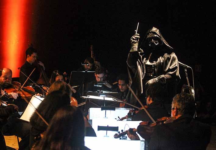 OFC_DARTH VADER REGE A ORQUESTRA