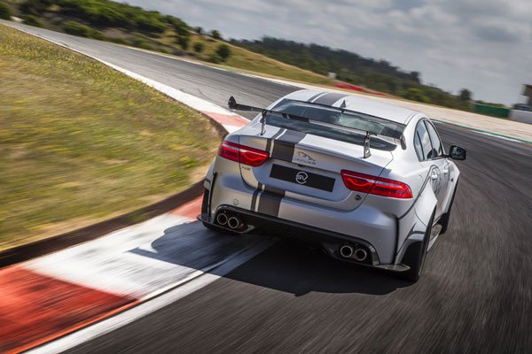 01-jun-18---Jaguar-XE-SV-Project-8---2