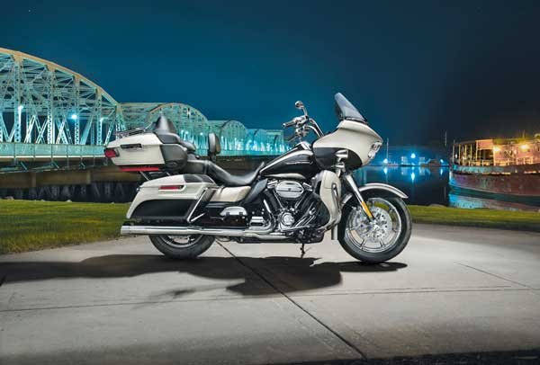 17-set-18---Harley-Davidson-Road-Glide-Ultra---2