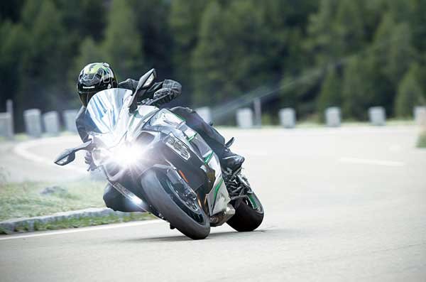 12-nov-19---Kawasaki-H2SX-SE-Plus_Movimento---2