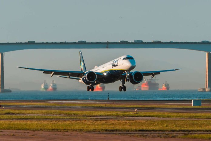 Embraer-E2-no-Santos-Dumont-Foto-Guilherme-Ramos_1-1_Easy-Resize.com_