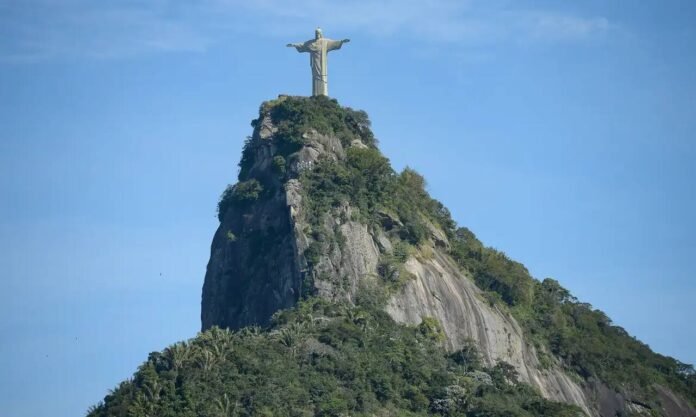 Cristo-Redentor-tera-novas-escadas-e-elevadores-de-acesso