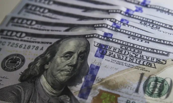 Dolar-cai-para-R-510-apos-juros-serem-mantidos-nos-EUA