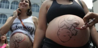 Fatores sociais e estruturais empurram mulheres para cesarianas