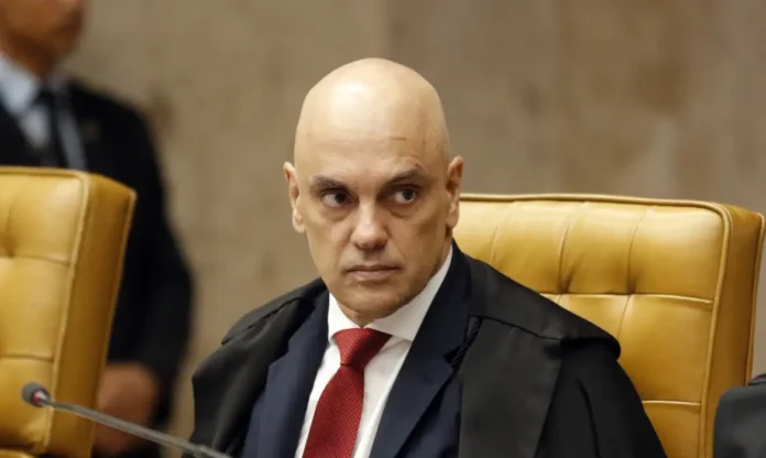Moraes-suspende-visitas-de-Flavio-a-Bolsonaro-na-prisao-domiciliar