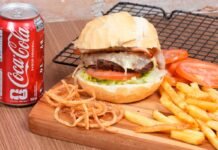 Santa Vaca Burger promove ação especial no Dia dos Pais com desconto em bebidas