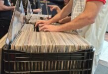Neste sábado: 8º Encontro de Colecionadores e Feira de Vinil reúne mais de 10 mil LPs em Curitiba