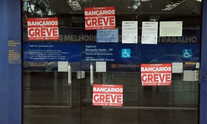 Bancarios-rejeitam-proposta-da-Caixa-e-mantem-greve-nacional