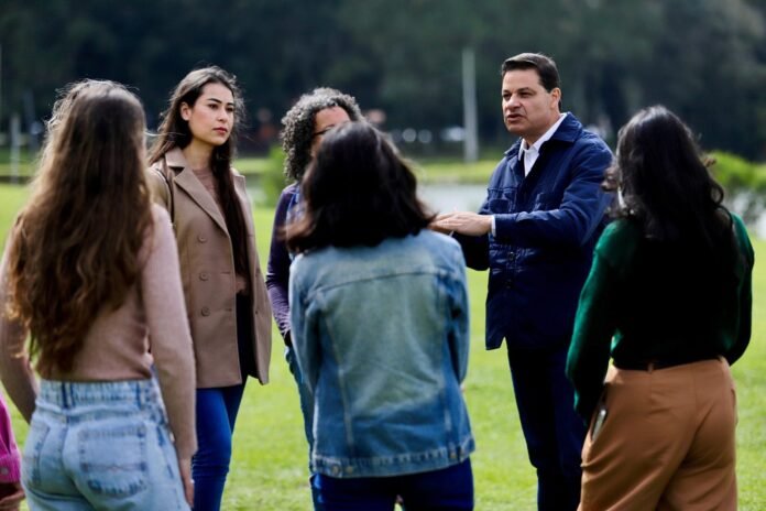 Sandro-Alex-defende-implementacao-de-Centros-Especializados-em-Endometriose-para-atender-mulheres-scaled-1