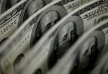 Dólar sobe 8,21%, e bolsa cai 13,88% após reeleição de Lula
