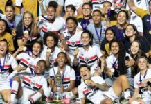 São Paulo segura Corinthians e é campeão brasileiro pela 1ª vez