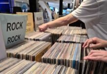Feira de Vinil reúne mais de 5 mil títulos no Shopping Crystal em Curitiba